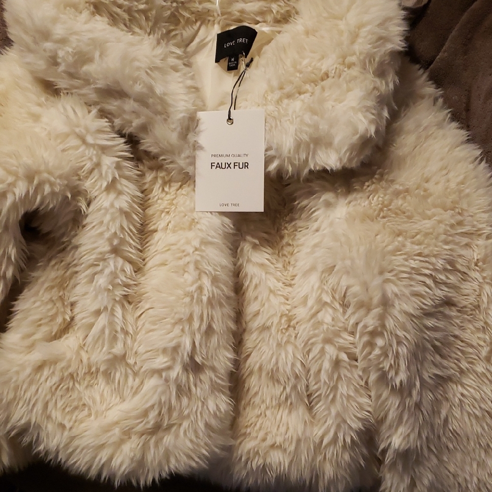 Love Tree White Faux Fur Cape